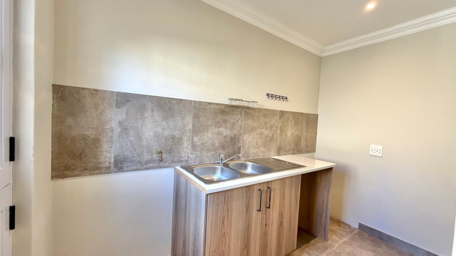 2 Bedroom Property for Sale in Somerset Lakes Western Cape